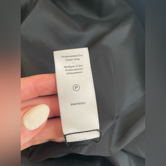 CINQ a' SEPT NWT'S SEXY SECRETARY CLASSY YET SEXY LITTLE BLACK DRESS | Size 6 - Picture 15 of 16